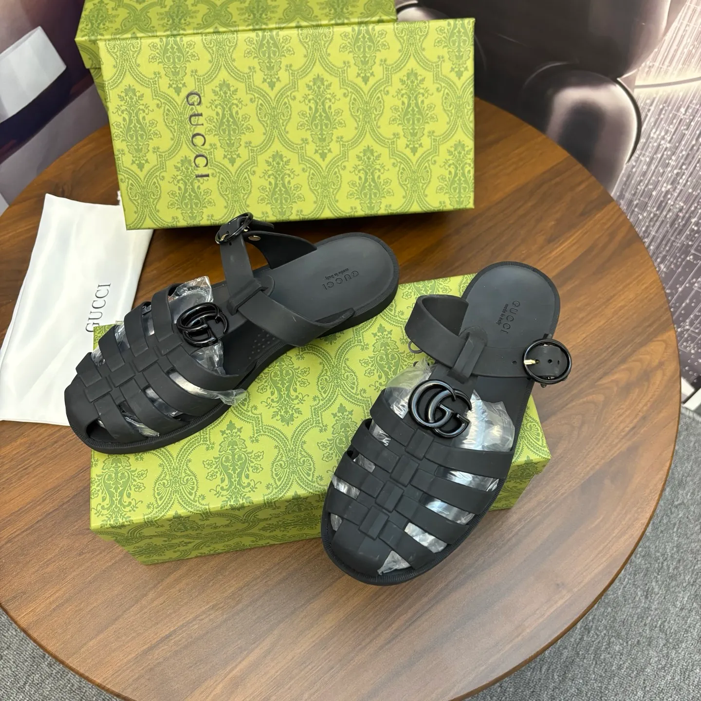 Men's shoes 260💰 [Gucci] Counter quality, top-quality original goods, real photos! Original TPU material, fine workmanship, comfortable; genuine 1:1 replica Size: 38 ~ 46